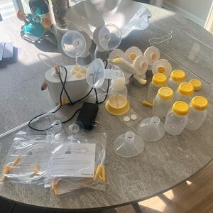 Medela pump in style